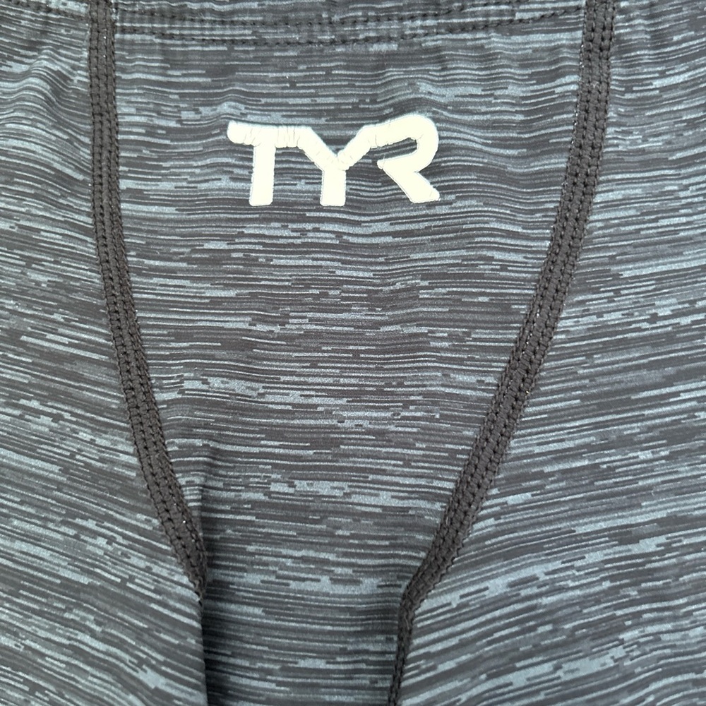 TYR boys swimsuit swim trunks shorts size 26 - Picture 2 of 6